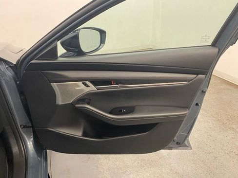 Certified 2025 MAZDA MAZDA3 Hatchback w/ Appearance Package AWD/4WD image 26