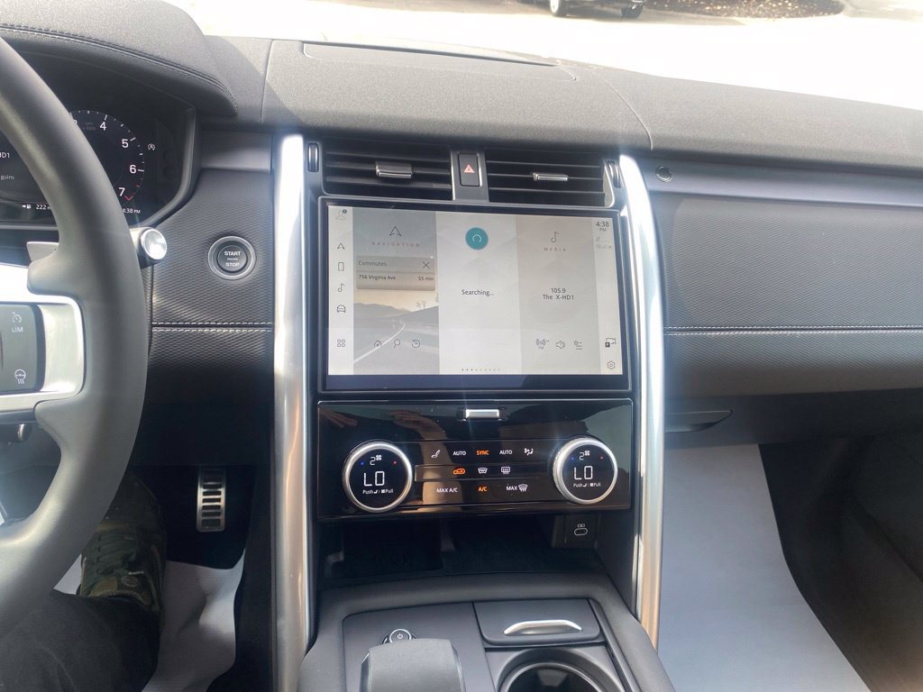Used 2025 Land Rover Discovery Dynamic SE AWD/4WD image 18