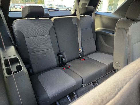 Used 2022 Chevrolet Traverse LT w/ LPO, Floor Liner Package image 11