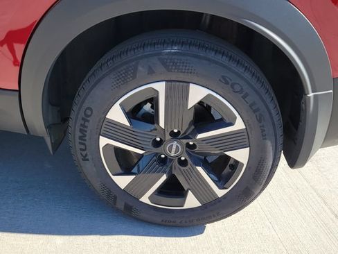 Used 2025 Nissan Kicks SV AWD/4WD image 14