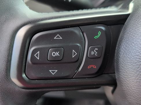 Used 2025 Jeep Gladiator Mojave AWD/4WD image 18