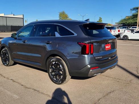 Used 2024 Kia Sorento S image 6