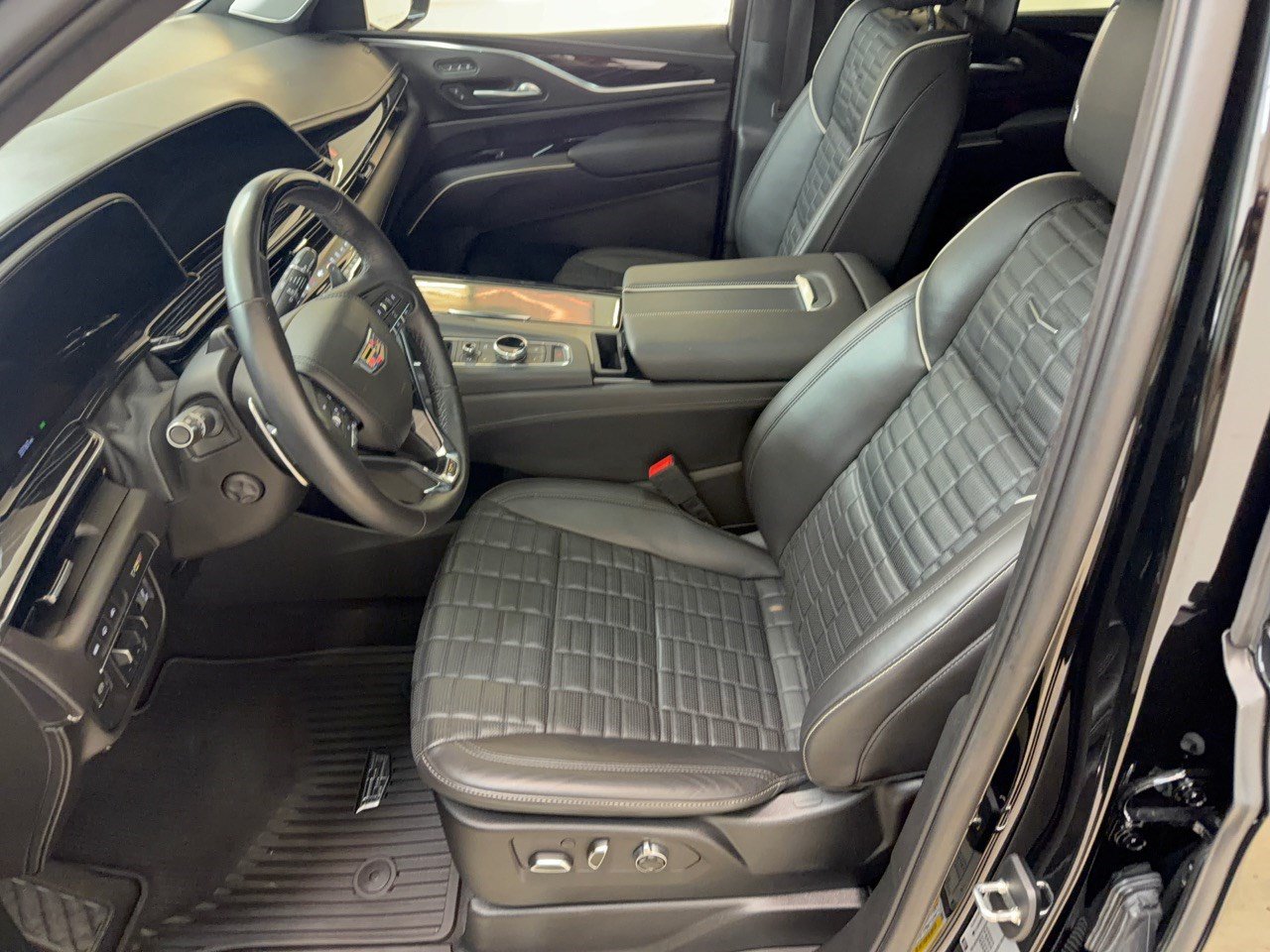Certified 2023 Cadillac Escalade V AWD/4WD image 5