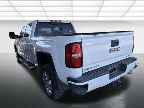 Used 2016 GMC Sierra 2500 Denali w/ Duramax Plus Package AWD/4WD image 4