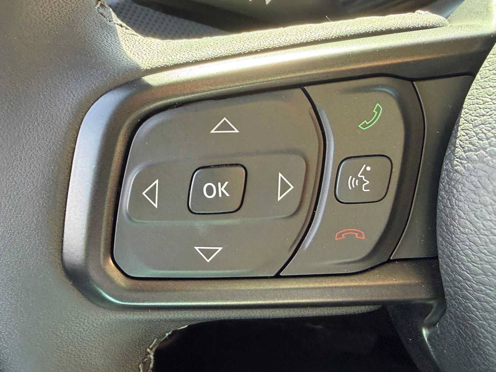 Used 2025 Jeep Wrangler Unlimited Rubicon w/ Safety Group AWD/4WD image 16