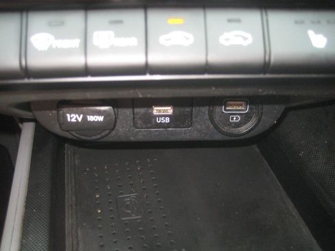 Used 2023 Hyundai Elantra SEL w/ Convenience Package FWD image 17