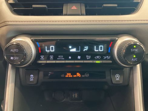 Used 2023 Toyota RAV4 XLE FWD image 19