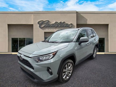 Used 2021 Toyota RAV4 XLE Premium FWD image 8