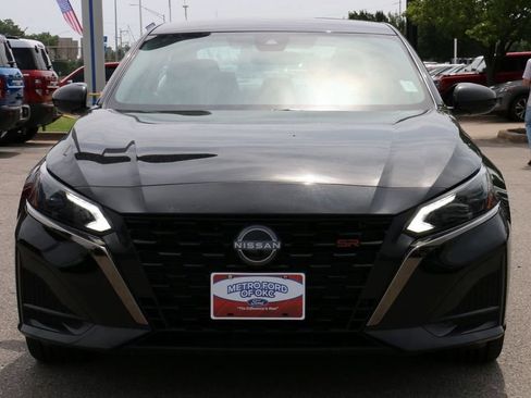 Used 2024 Nissan Altima 2.5 SR FWD image 3