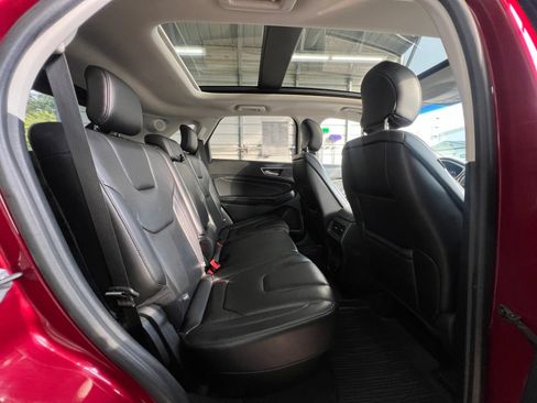 Used 2019 Ford Edge Titanium w/ Cold Weather Package AWD/4WD image 18
