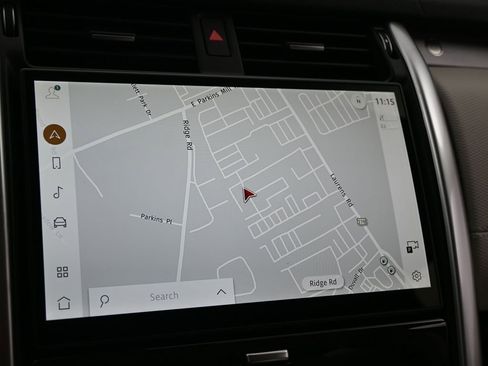 New 2025 Land Rover Discovery Dynamic SE AWD/4WD image 14