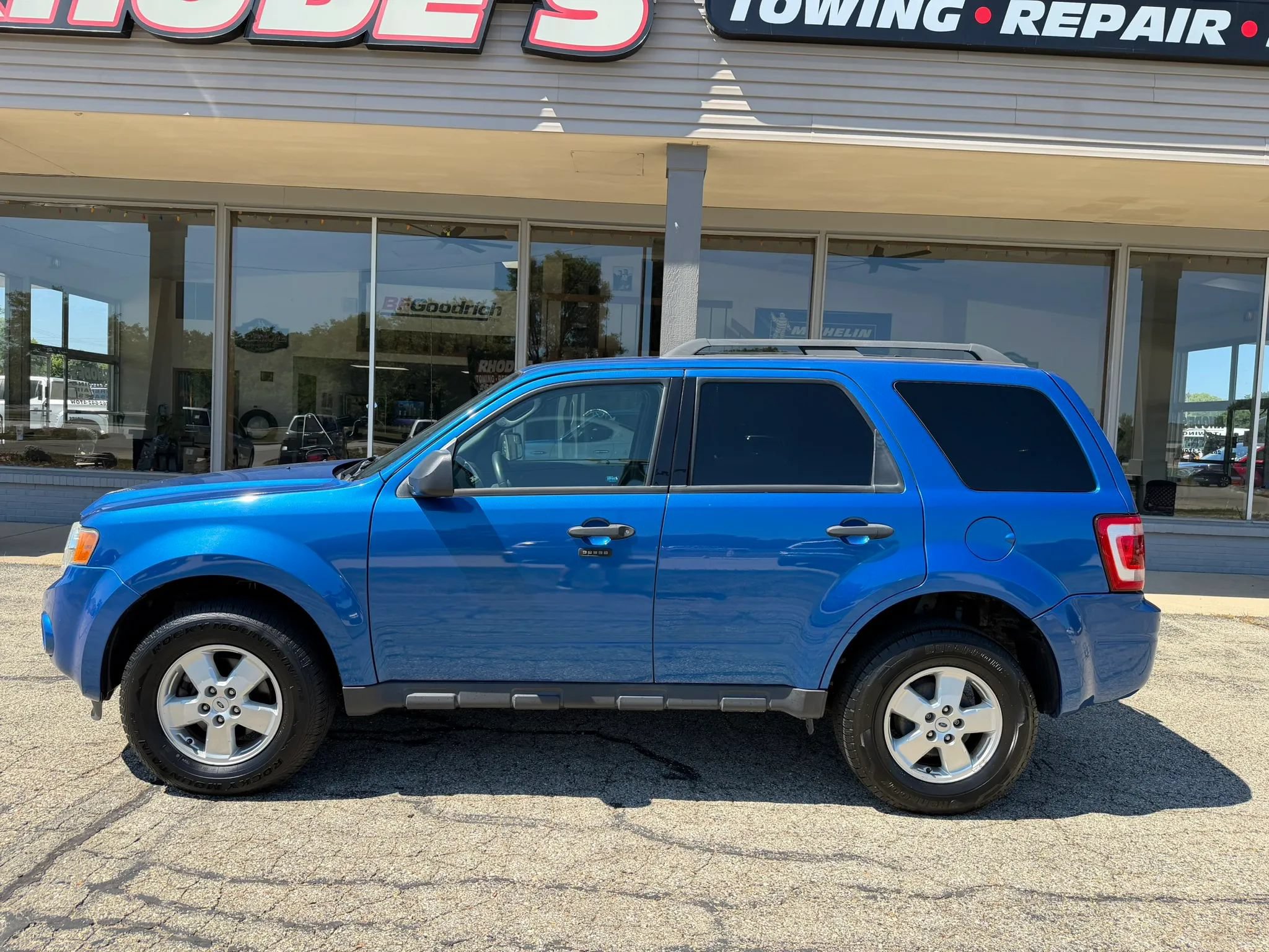 Used 2012 Ford Escape XLT FWD image 2