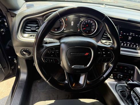 Used 2018 Dodge Challenger SXT RWD image 12