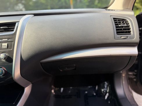 Used 2013 Nissan Altima 2.5 S FWD image 21