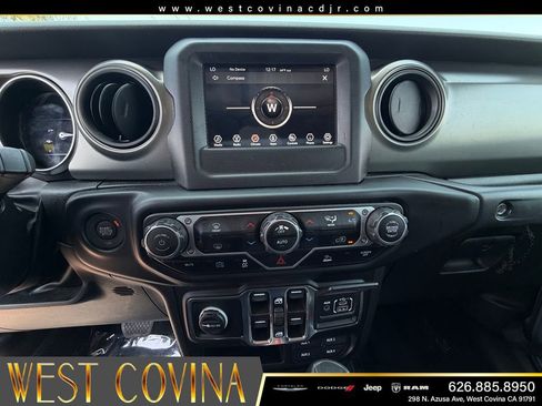Used 2023 Jeep Wrangler Unlimited AWD/4WD image 27
