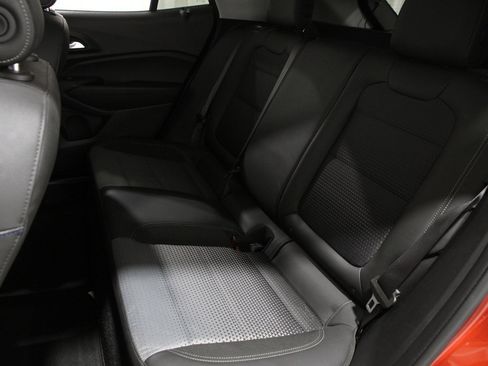 Certified 2024 Chevrolet Trax LT w/ LT Convenience Package image 17