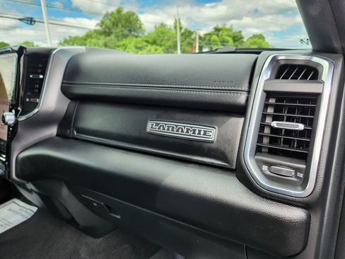 Used 2025 RAM 1500 Laramie AWD/4WD image 18