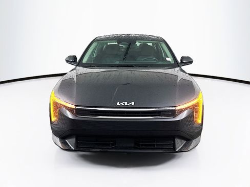 Used 2025 Kia K4 LXS image 2
