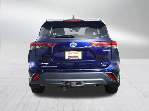 Used 2020 Toyota Highlander XLE image 6