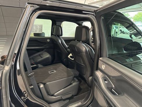 Used 2025 Lincoln Navigator Reserve w/ Jet Appearance Package AWD/4WD image 16