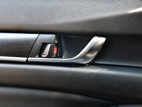 Used 2022 Honda Accord Sport image 11