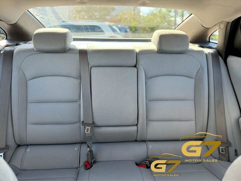 Used 2022 Chevrolet Malibu LT FWD image 13