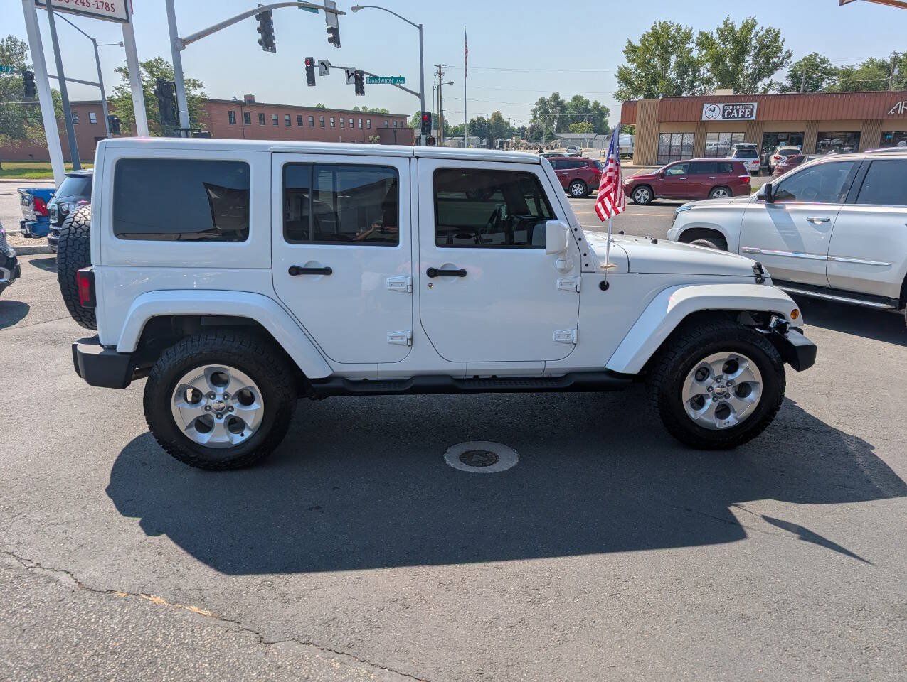Used 2014 Jeep Wrangler Unlimited Sahara AWD/4WD image 8