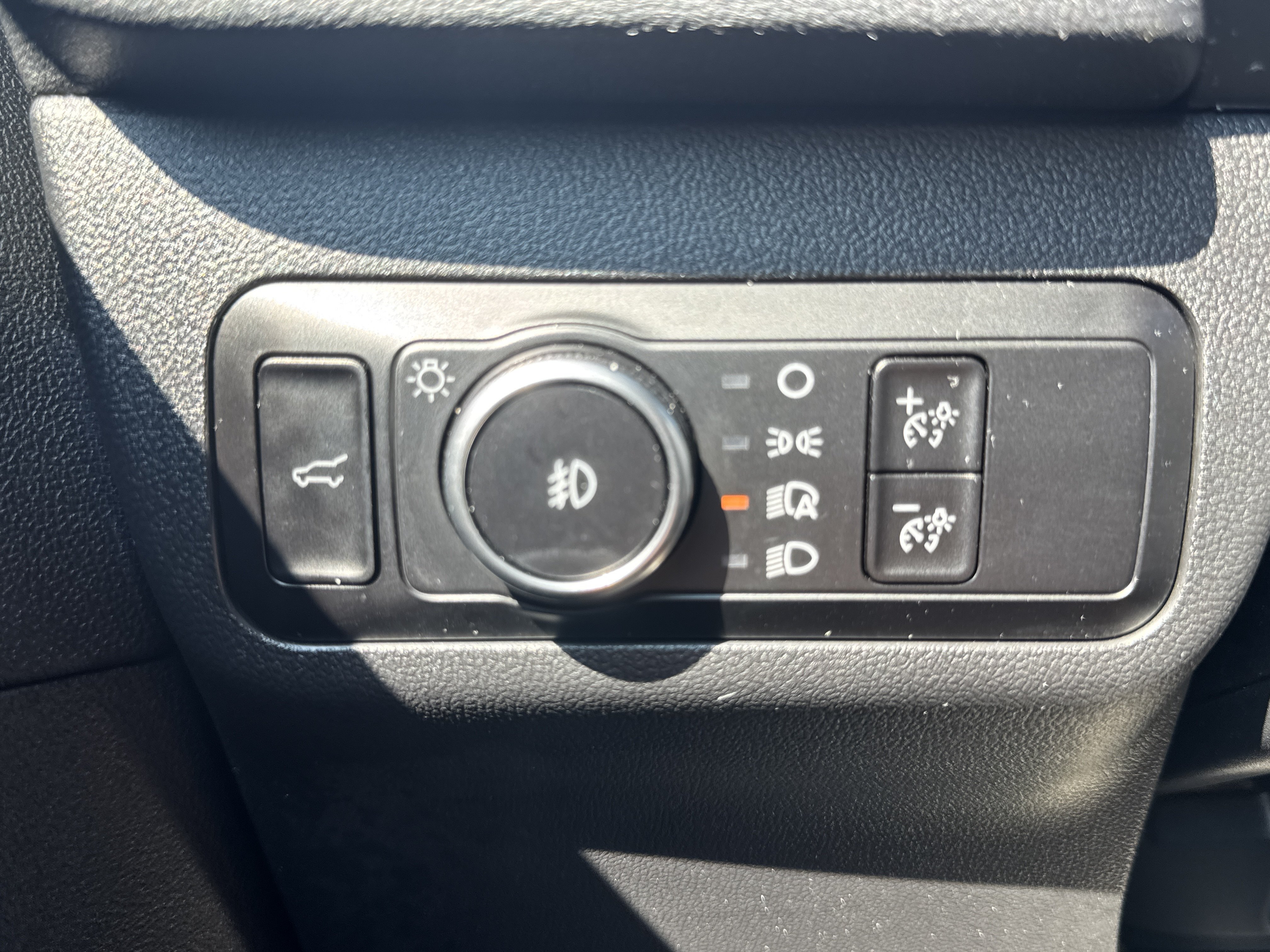 Used 2025 Ford Escape ST-Line Select AWD/4WD image 30