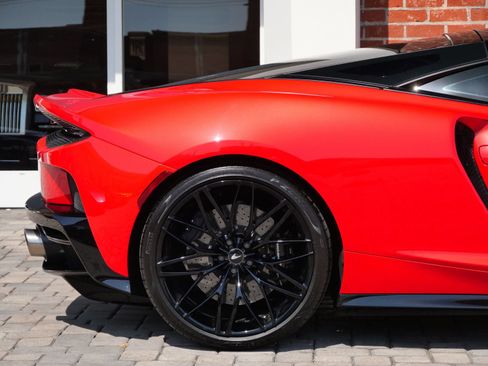 Used 2023 McLaren GT RWD image 16