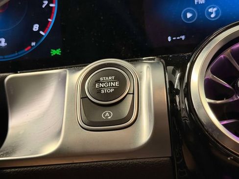 Used 2023 Mercedes-Benz GLB 250 4MATIC image 29