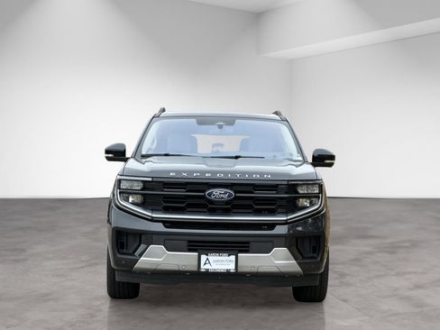 Used 2025 Ford Expedition Max Platinum w/ Driver's Package AWD/4WD image 10