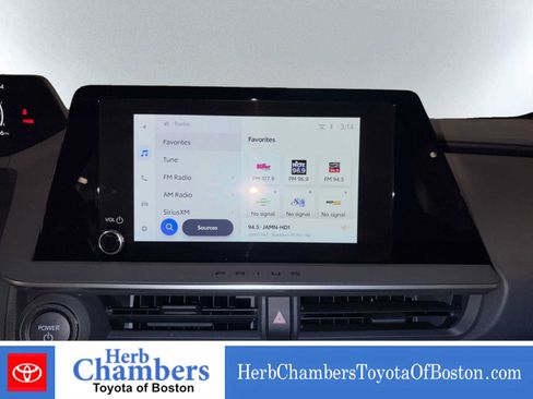 Used 2025 Toyota Prius XLE AWD/4WD image 14