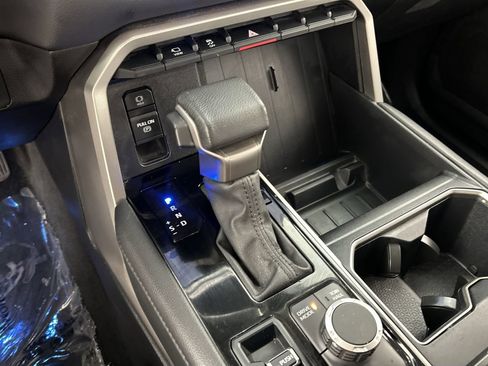 Used 2024 Toyota Tundra Limited AWD/4WD image 16