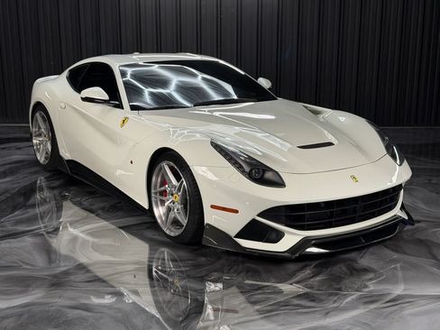Used 2015 Ferrari F12 Berlinetta RWD image 14