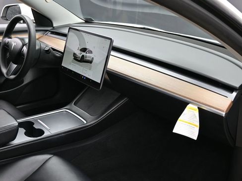 Used 2023 Tesla Model 3 Standard Range RWD image 37