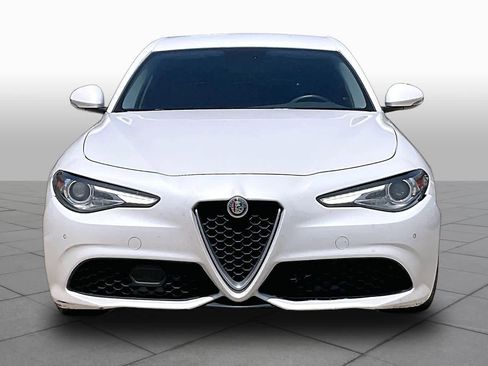 Used 2018 Alfa Romeo Giulia Ti Sport w/ Quick Order Package 22U Sport RWD image 3