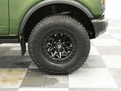 Used 2023 Ford Bronco Badlands image 14