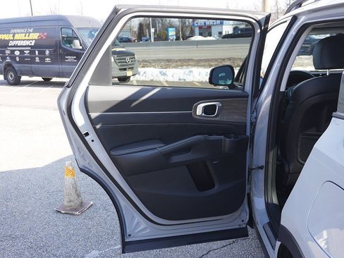 Used 2022 Kia Sorento SX Prestige image 31