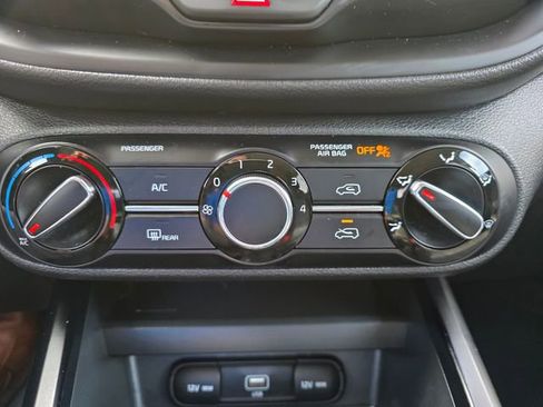 Used 2022 Kia Soul LX w/ Technology Package image 14