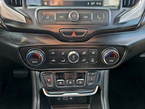 Used 2018 GMC Terrain SLE w/ Driver Convenience Package FWD image 20
