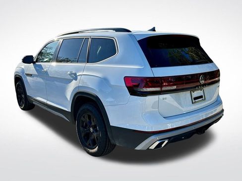 Certified 2025 Volkswagen Atlas Peak Edition SE image 7