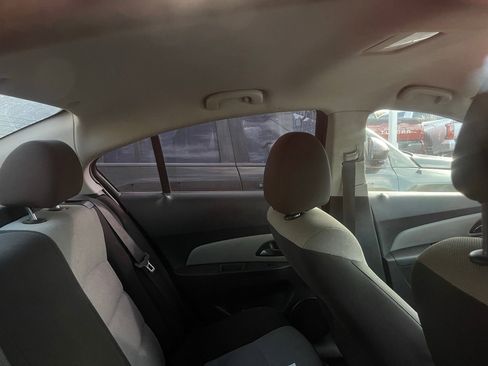 Used 2015 Chevrolet Cruze LS image 8