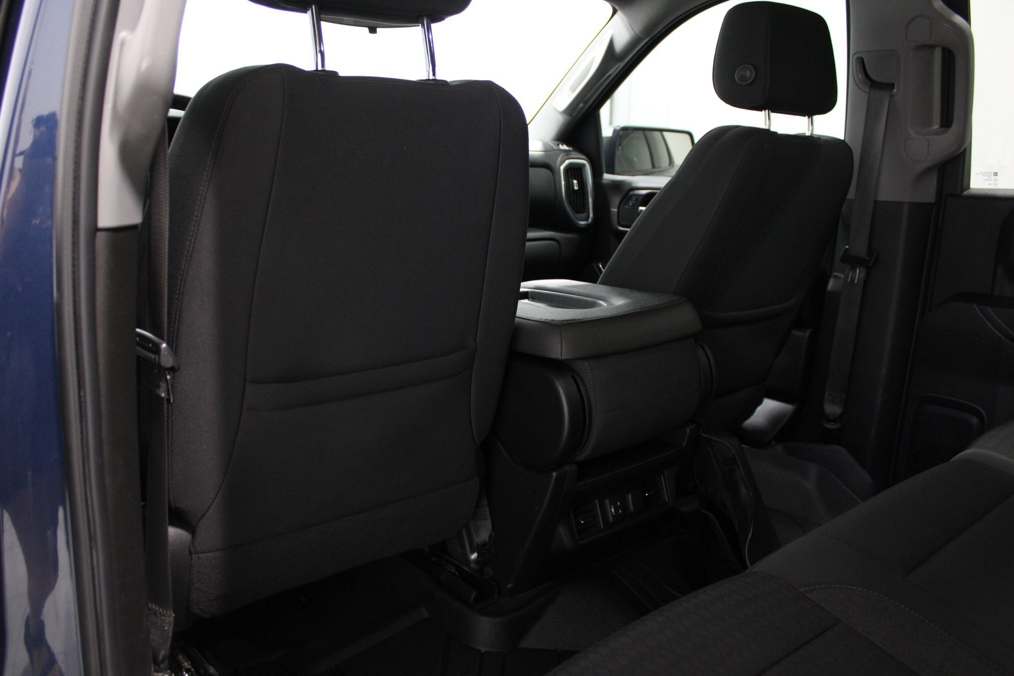Used 2021 Chevrolet Silverado 1500 LT AWD/4WD image 16