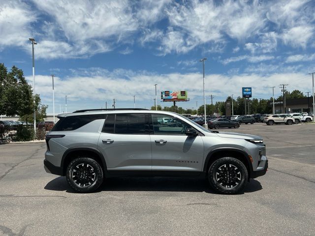 Used 2025 Chevrolet Traverse Z71 AWD/4WD image 2