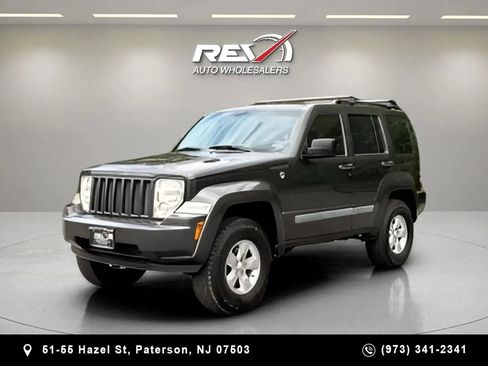 Used 2010 Jeep Liberty Sport image 30