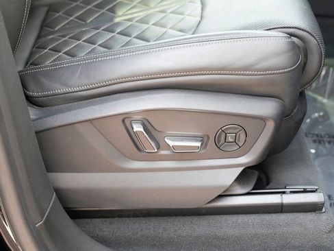 Used 2022 Audi SQ8 Prestige w/ Prestige Package image 38