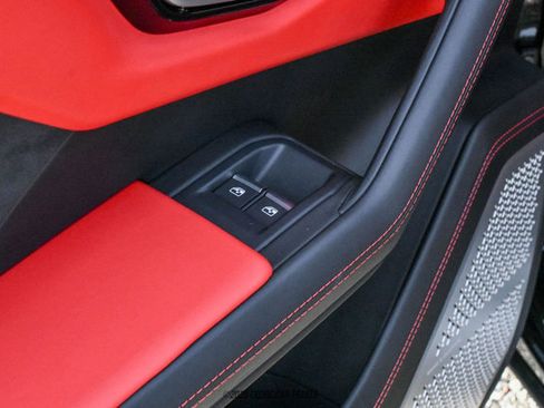 Used 2020 Lamborghini Urus image 30