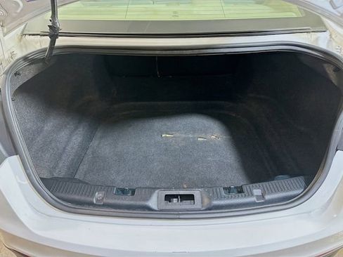 Used 2018 Ford Taurus SE image 26