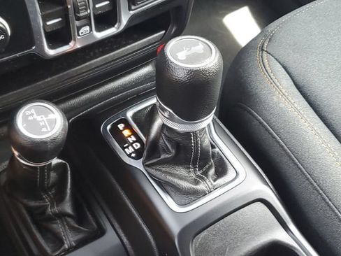 Used 2024 Jeep Wrangler Unlimited Sport AWD/4WD image 28