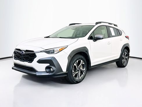Used 2024 Subaru Crosstrek 2.0i Premium AWD/4WD image 3